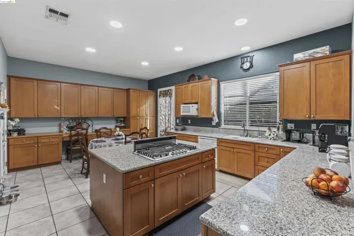 24 Minaret Rd, Oakley, California 94561