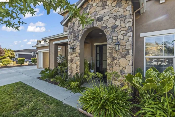 24 Minaret Rd, Oakley, California 94561