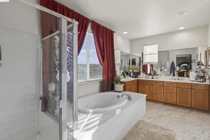 24 Minaret Rd, Oakley, California 94561