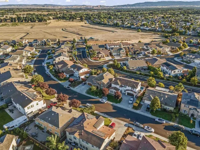 24 Minaret Rd, Oakley, California 94561