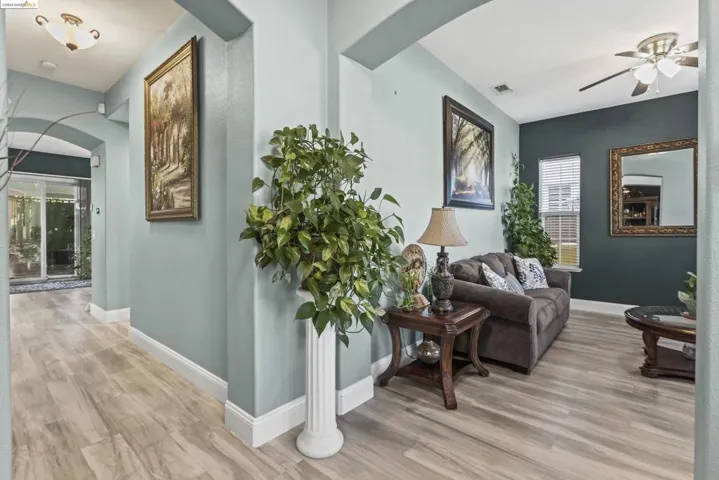 24 Minaret Rd, Oakley, California 94561