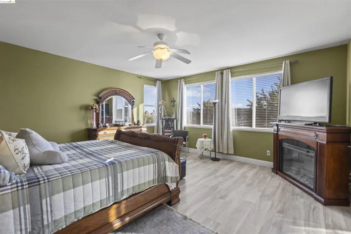 24 Minaret Rd, Oakley, California 94561