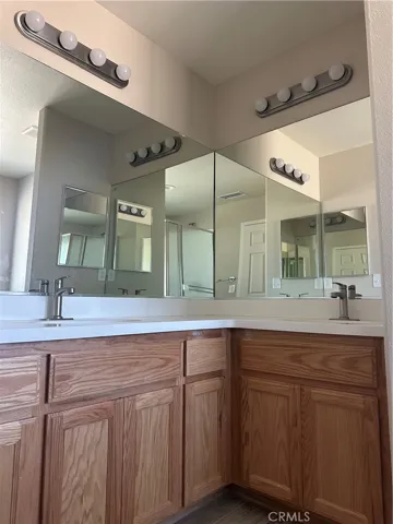 15073 Temecula, Apple Valley, California 92307