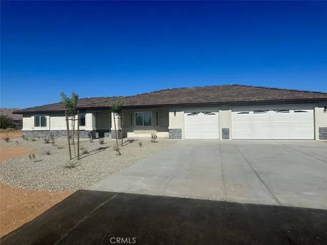 15073 Temecula, Apple Valley, California 92307