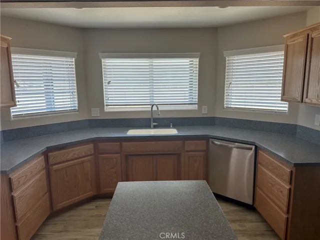 15073 Temecula, Apple Valley, California 92307