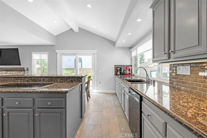 Soooo much counter space!