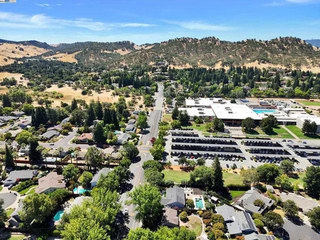 319 Castle Rock Road, Walnut Creek, California 94598-4518