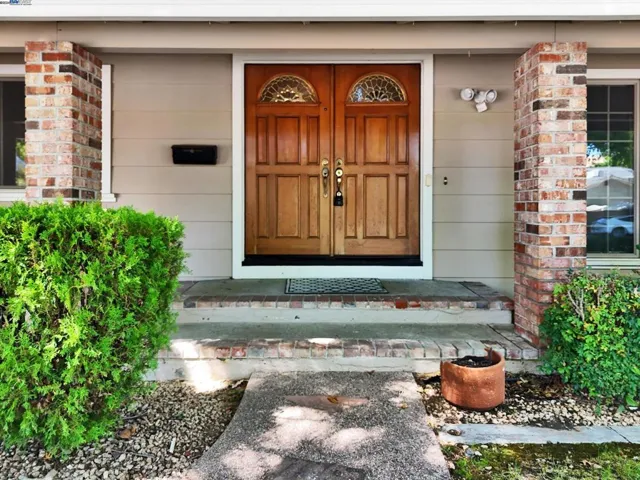 319 Castle Rock Road, Walnut Creek, California 94598-4518