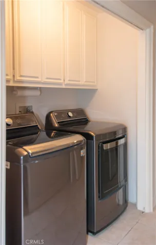 Washer/Dryer Included