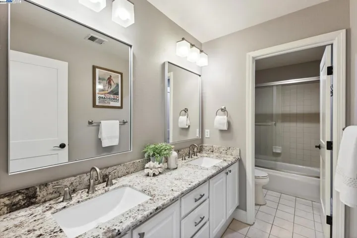 Upstairs full bath