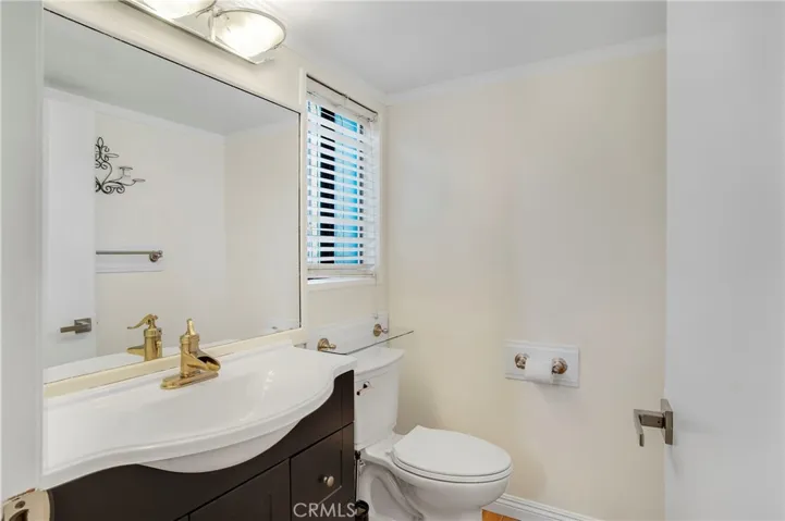 14715 Saticoy Street 12, Van Nuys, California 91405