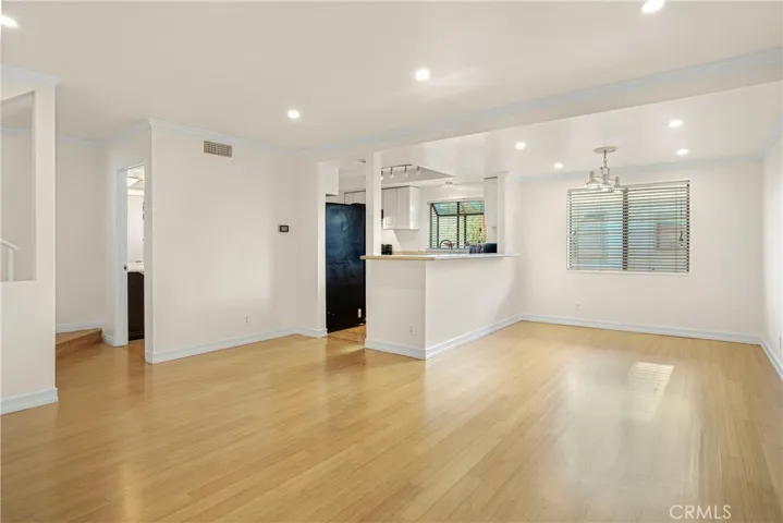 14715 Saticoy Street 12, Van Nuys, California 91405