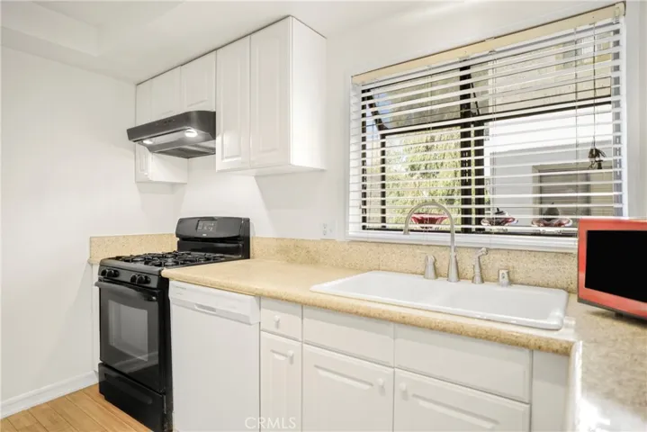 14715 Saticoy Street 12, Van Nuys, California 91405