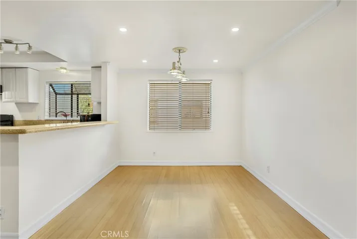 14715 Saticoy Street 12, Van Nuys, California 91405