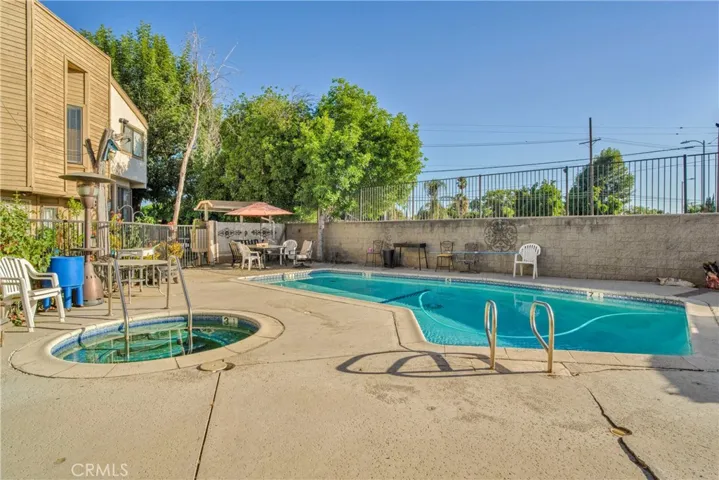 14715 Saticoy Street 12, Van Nuys, California 91405