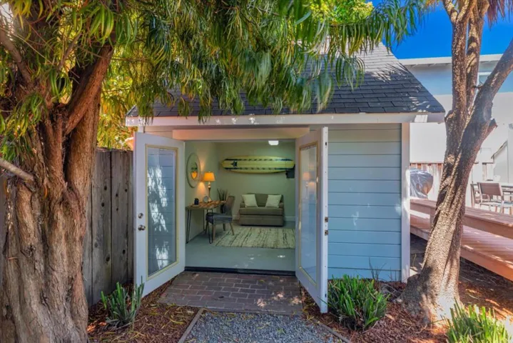 1555 Lincoln Avenue, Capitola, California 95010