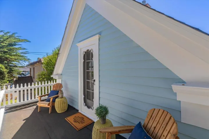1555 Lincoln Avenue, Capitola, California 95010