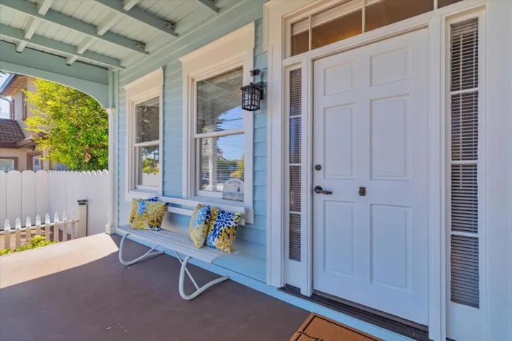 1555 Lincoln Avenue, Capitola, California 95010