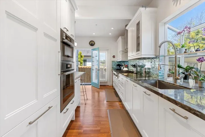306 6th Street, Pacific Grove, California 93950