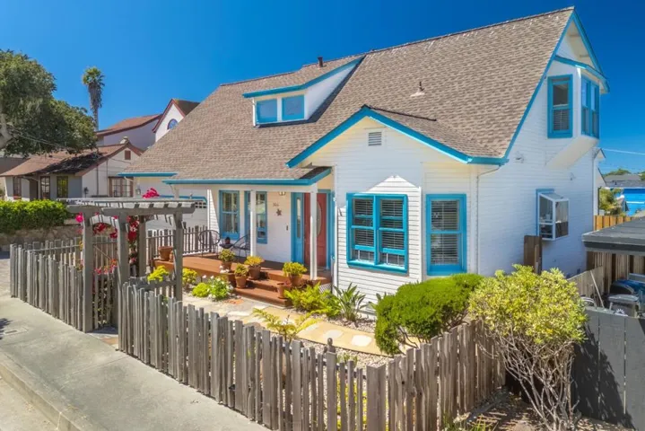 306 6th Street, Pacific Grove, California 93950