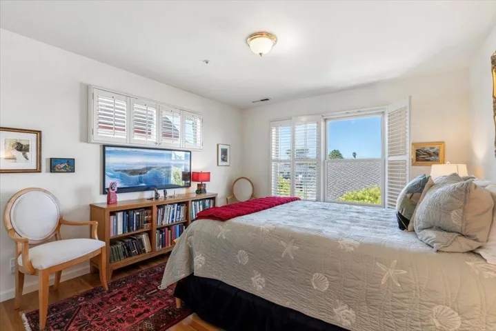 306 6th Street, Pacific Grove, California 93950