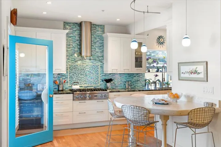 306 6th Street, Pacific Grove, California 93950