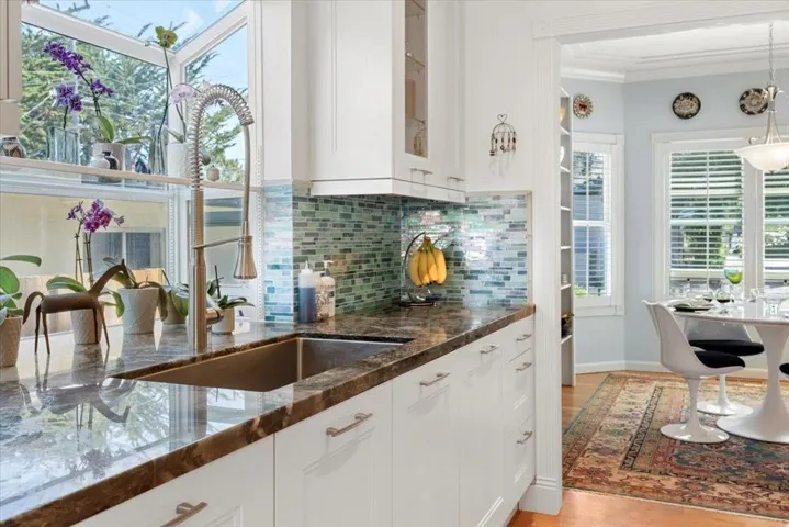 306 6th Street, Pacific Grove, California 93950