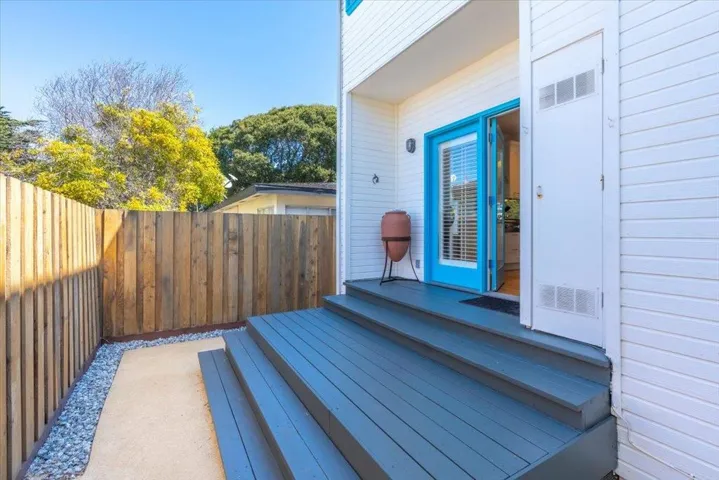 306 6th Street, Pacific Grove, California 93950