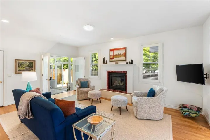 306 6th Street, Pacific Grove, California 93950
