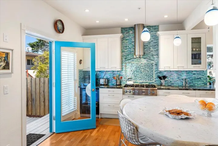 306 6th Street, Pacific Grove, California 93950