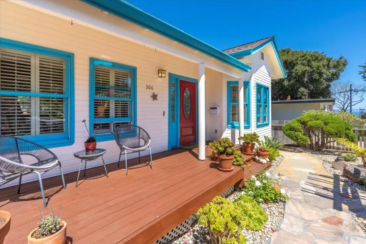 306 6th Street, Pacific Grove, California 93950