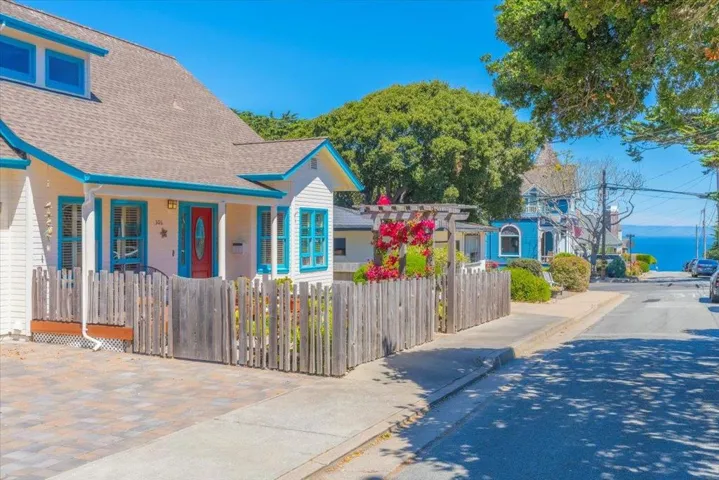 306 6th Street, Pacific Grove, California 93950