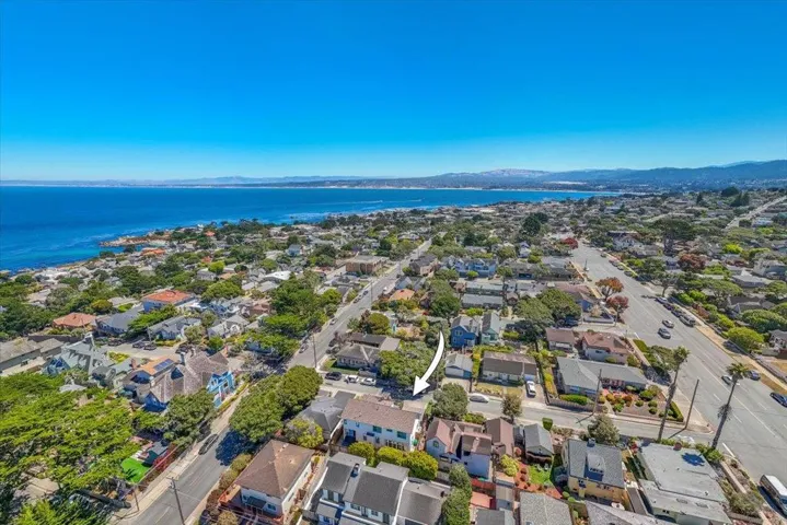306 6th Street, Pacific Grove, California 93950