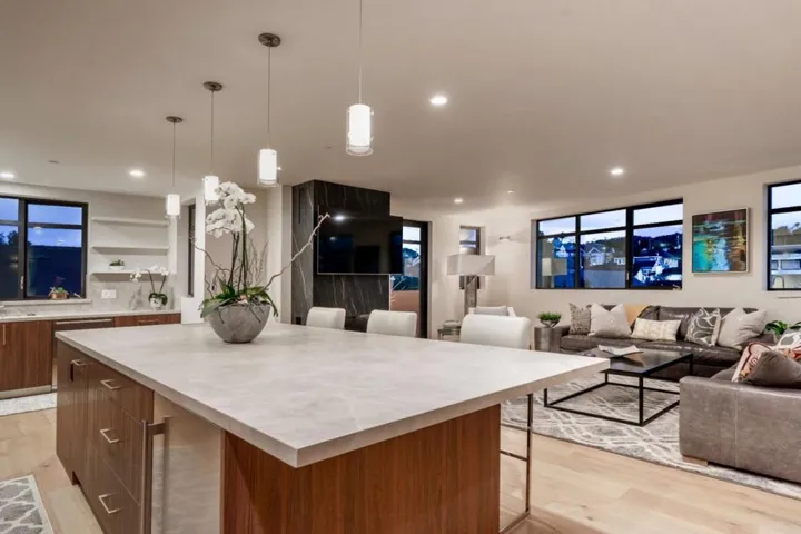 520 Lighthouse Avenue 204, Pacific Grove, California 93950