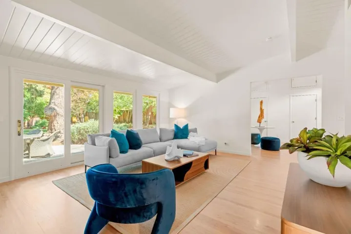 2499 Burnham Way, Palo Alto, California 94303