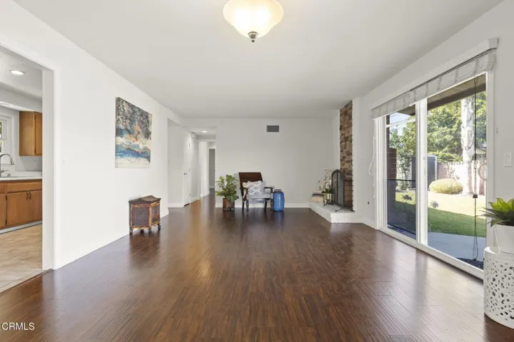 11-web-or-mls-UpmarketMedia-18SanBen-27