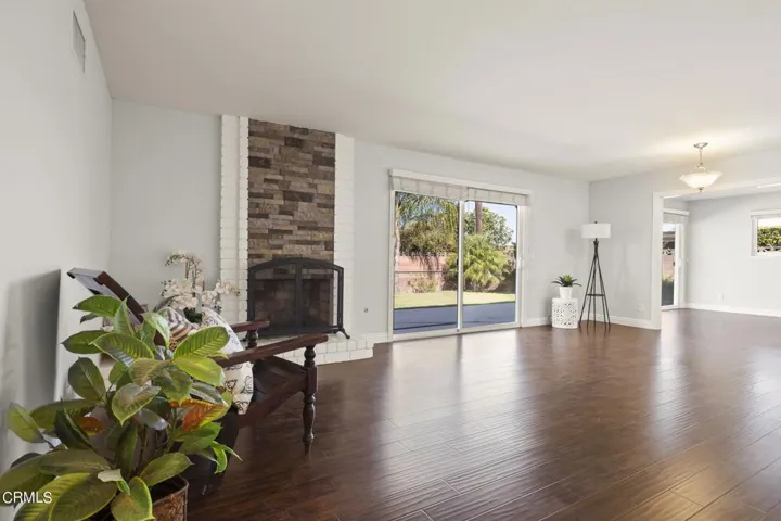 6-web-or-mls-UpmarketMedia-18SanBen-6