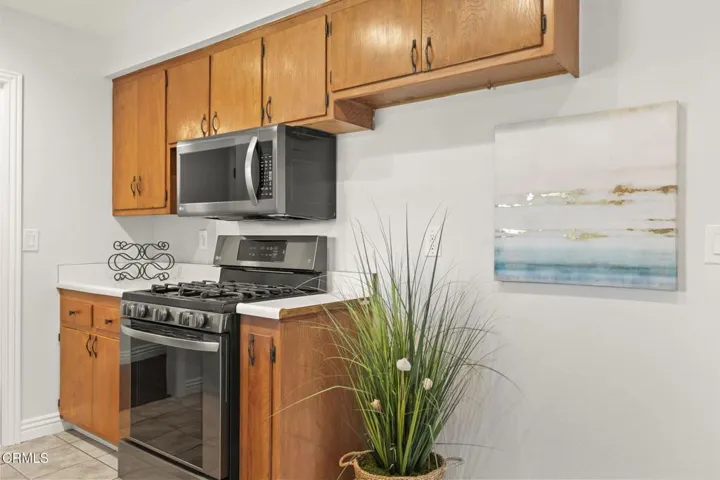 18-web-or-mls-UpmarketMedia-18SanBen-51