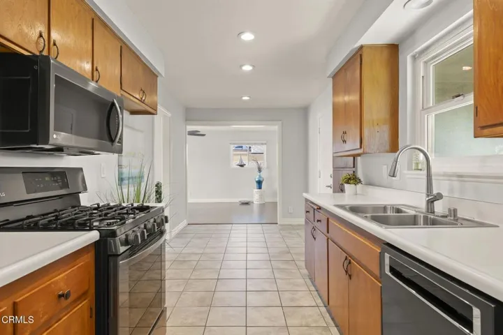 19-web-or-mls-UpmarketMedia-18SanBen-54