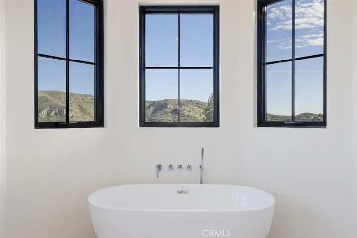 46 Dapplegray Road, Bell Canyon, California 91307
