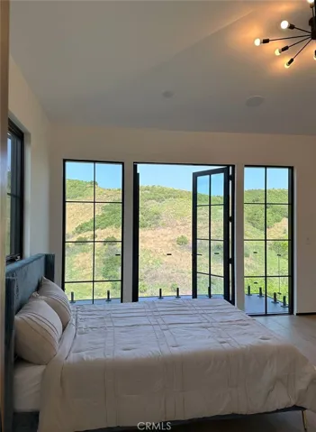 46 Dapplegray Road, Bell Canyon, California 91307