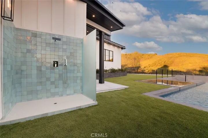 46 Dapplegray Road, Bell Canyon, California 91307