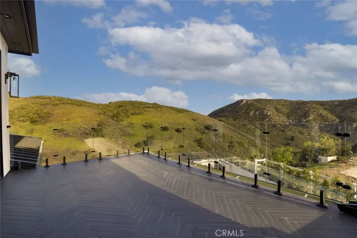 46 Dapplegray Road, Bell Canyon, California 91307