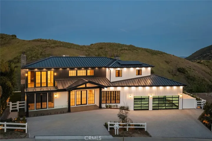 46 Dapplegray Road, Bell Canyon, California 91307