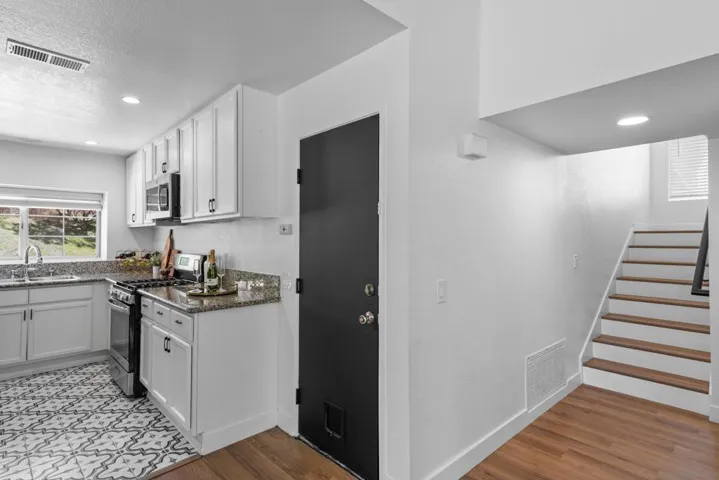 1881 Loreto Gln, Escondido, California 92027