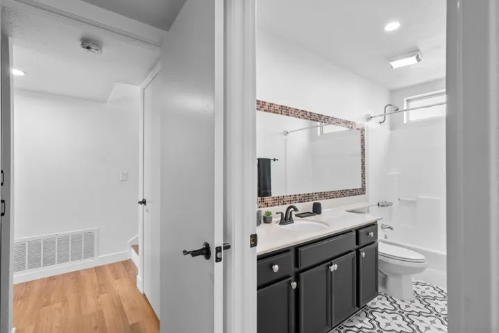 1881 Loreto Gln, Escondido, California 92027