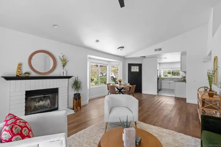 1881 Loreto Gln, Escondido, California 92027