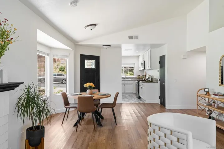 1881 Loreto Gln, Escondido, California 92027