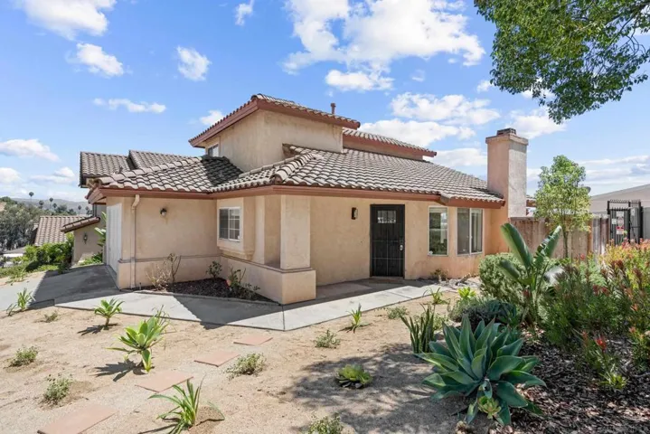 1881 Loreto Gln, Escondido, California 92027