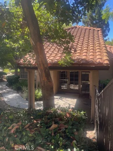 Community Clubhouse for entertaining.